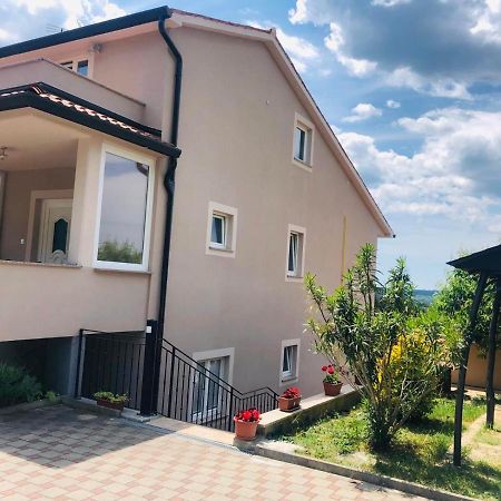 Apartments Zdenka ลาบิน ภายนอก รูปภาพ