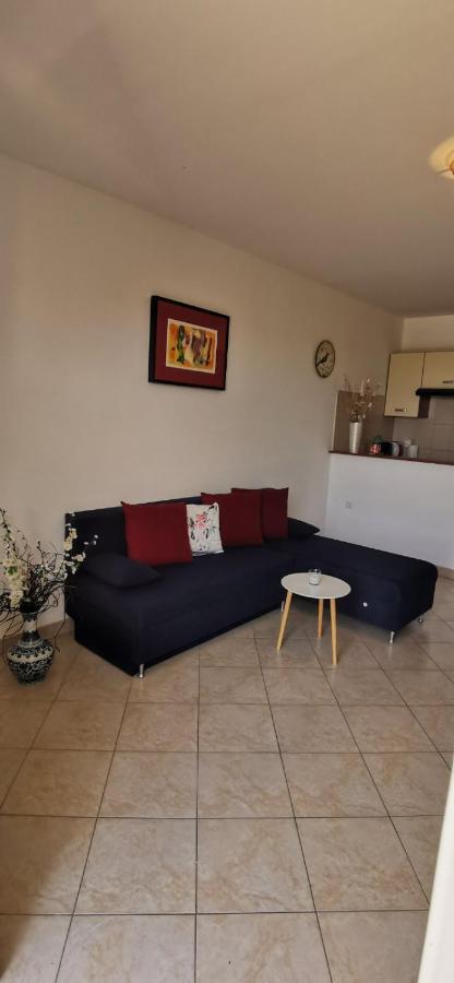 Apartments Zdenka ลาบิน ภายนอก รูปภาพ