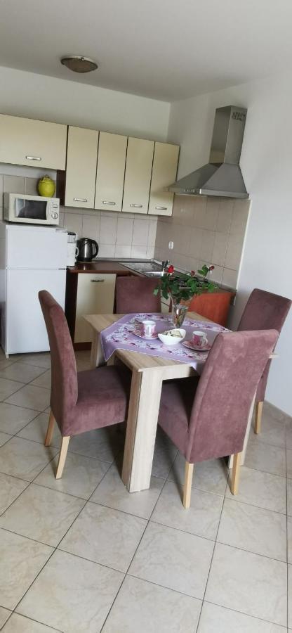 Apartments Zdenka ลาบิน ภายนอก รูปภาพ