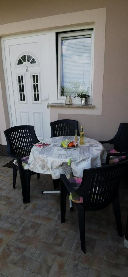 Apartments Zdenka ลาบิน ภายนอก รูปภาพ