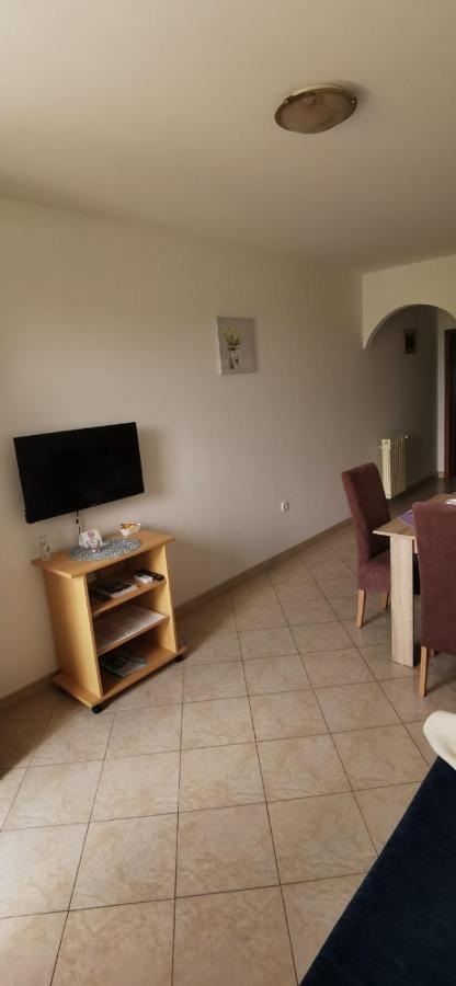 Apartments Zdenka ลาบิน ภายนอก รูปภาพ