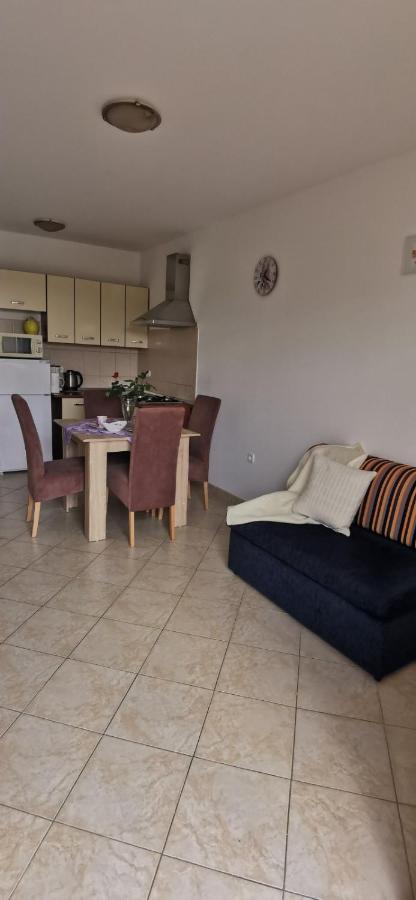 Apartments Zdenka ลาบิน ภายนอก รูปภาพ