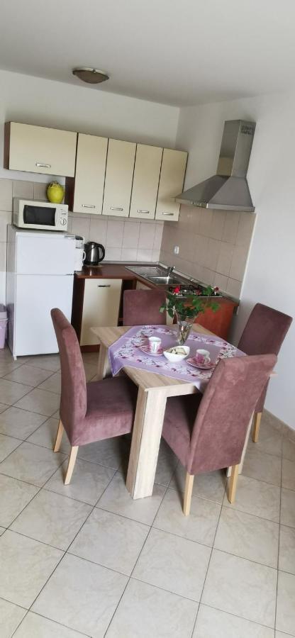 Apartments Zdenka ลาบิน ภายนอก รูปภาพ